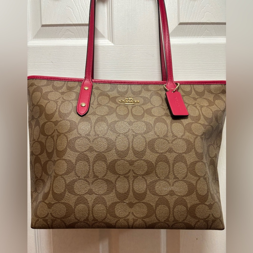 Coach A1780-F58282 City Zip Top Signature Tote w Pink Leather Trim in VGUC